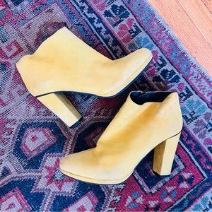 Geox yellow suede booties excellent condition